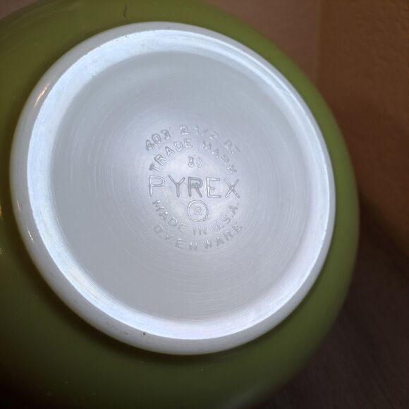 Vintage 60s Pyrex 2 1/2 Qt Bowl Verde Avocado Green 403 Glass Mixing Serving - Picture 7 of 11